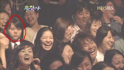파일:259 0 33-ch1002 gag nosmile.jpg